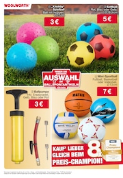 Woolworth Ball im Prospekt 