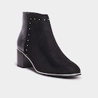 La Halle Neufchâtel-en-Bray - Promo Bottines à talons bi-matières et clous noir femme Promo Bottines à talons bi-matières et clous noir femme à 27,99 € dans le catalogue La Halle à Neufchâtel-en-Bray