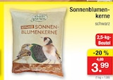 Schwarze Sonnenblumenkerne Angebote von Bird's Garden bei Zimmermann Garbsen für 3,99 €