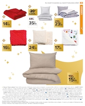 Plaid Angebote im Prospekt "JOYEUX NOËL & MEILLEURS PRIX" von Carrefour auf Seite 33