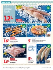 Promos Assiette dans le catalogue "TOUS DANS LE MATCH" de Auchan Hypermarché Assiette en promo dans le catalogue Auchan Hypermarché à la page 12