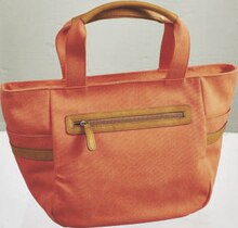 Sac femme - Géant Casino à Grenoble Sac femme en promo chez Géant Casino Grenoble à 8,40 €