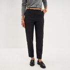 Promo Pantalon chino ceinture amovible noir femme à 27,99 € dans le catalogue La Halle à Dreux