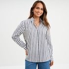 Chemise manches longues bleu marine femme en promo chez La Halle Chemise manches longues bleu marine femme dans le catalogue La Halle
