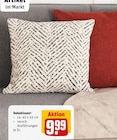 REWE Lauenförde - Dekokissen Angebot im Prospekt Dekokissen bei REWE im Lauenförde Prospekt für 9,99 €