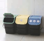 Lot de 3 poubelles de tri 25L en promo à 23,99 € chez Hyper U Lot de 3 poubelles de tri 25L dans le catalogue Hyper U