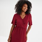 Robe courte col cache-coeur bordeaux femme - La Halle à Le Havre Robe courte col cache-coeur bordeaux femme en promo chez La Halle Le Havre à 18,19 €