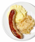 GLOBUS - Bratwurst mit Sauerkraut und Kartoffelstampf Angebot im Prospekt Bratwurst mit Sauerkraut und Kartoffelstampf bei GLOBUS im Prospekt "" für 5,00 €
