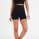 Promo Short cycliste gainant sans couture noir femme à 11,19 € dans le catalogue La Halle à Limoges