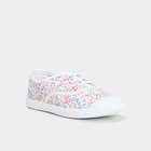 Tennis basses en toile ecru fille dans le catalogue La Halle