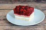 Himbeer Käse-Sahneschnitte von  im aktuellen EDEKA Prospekt für 6,50 €