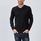 Pull jersey avec col en V noir homme en promo chez La Halle Pull jersey avec col en V noir homme dans le catalogue La Halle