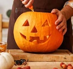 Halloween-Kürbis Schnitzkürbis von  im aktuellen Pflanzen Kölle Prospekt für 1,99 €