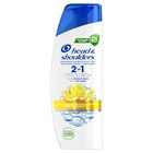 Shampooing Anti-pelliculaire 2 en 1 - HEAD & SHOULDERS dans le catalogue Carrefour Market