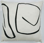 Promo Coussin HVITVEIS à 10,00 € dans le catalogue Jysk à Hazebrouck