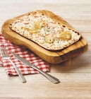 Flam'fine jambon emmental ou courgette chèvre frais ou poivrons chorizo en promo chez Super U Flam'fine jambon emmental ou courgette chèvre frais ou poivrons chorizo dans le catalogue Super U