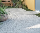 Graviers en pierre naturelle silico-calcaire gris 6/10 mm en promo chez LEROY MERLIN Graviers en pierre naturelle silico-calcaire gris 6/10 mm dans le catalogue LEROY MERLIN