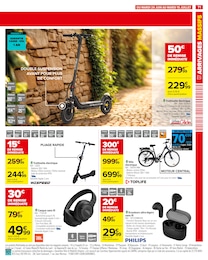 Offre Casque dans le catalogue Carrefour du moment à la page 73