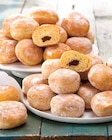 Promo Mini beignets chocolat x12 à 3,29 € dans le catalogue Intermarché à Chaville