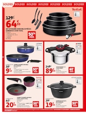 Promos Poêle dans le catalogue "SOLDES JUSQU'À -70%" de Auchan Hypermarché à la page 22