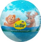 Kinder Badezusatz Farbeffekt-Badekugel blau/grün von SauBär für 1,95 € bei dm-drogerie markt im Angebot Kinder Badezusatz Farbeffekt-Badekugel blau/grün von SauBär im aktuellen dm-drogerie markt Prospekt