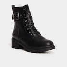 Promo Bottines croco crantées avec boucles noir femme à 22,99 € dans le catalogue La Halle à Ollioules