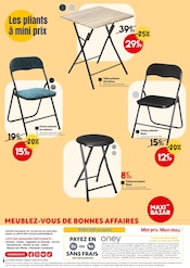 Table Pliante Angebote im Prospekt "Meublez-vous de bonnes affaires" von Maxi Bazar auf Seite 14