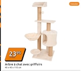 Promo Arbre à chat avec griffoirs à 23,95 € dans le catalogue Action à Flers