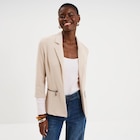 Promo Veste blazer cintré manches 3/4 beige femme à 25,99 € dans le catalogue La Halle à Brignoles
