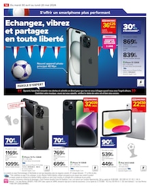 Promo IPhone dans le catalogue Carrefour du moment à la page 16