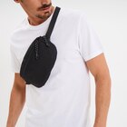 Sac banane noir homme - La Halle à Boulogne-Billancourt Sac banane noir homme en promo chez La Halle Boulogne-Billancourt à 7,99 €