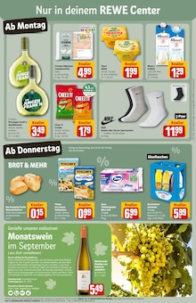 Hähnchenbrust im REWE Prospekt "Dein Markt" mit 44 Seiten (Bonn)
