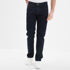 Jeans regular 5 poches Creeks denim brut homme en promo chez La Halle Jeans regular 5 poches Creeks denim brut homme dans le catalogue La Halle