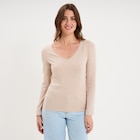 Promo T-shirt manches longues col en V coton beige femme à 8,99 € dans le catalogue La Halle à Lanester