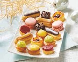 Petits fours chocolat ou fruits en promo chez Hyper U Saintes à 8,90 €