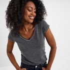 La Halle Langueux - Promo T-shirt manches courtes gris foncé femme Promo T-shirt manches courtes gris foncé femme à 5,99 € dans le catalogue La Halle à Langueux