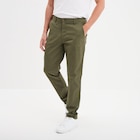 Pantalon chino droit stretch vert kaki homme en promo chez La Halle Pantalon chino droit stretch vert kaki homme dans le catalogue La Halle