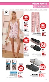 Promo Chaussons dans le catalogue Hyper U du moment à la page 27