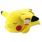 Peluche Pikachu Dort en promo chez Auchan Hypermarché Annecy à 39,90 €