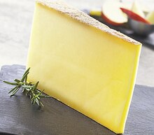 Comté 15 mois d’affinage Fort des Rousses - Géant Casino à Brest Comté 15 mois d’affinage Fort des Rousses en promo chez Géant Casino Brest à 18,90 €