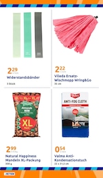 Nüsse im Action Prospekt "Wochenangebote" auf Seite 25