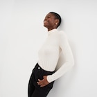 Promo T-shirt manches longues col roulé beige femme à 5,00 € dans le catalogue La Halle à Lens