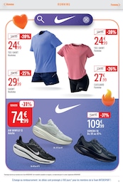 Offre Chaussures Running dans le catalogue Intersport du moment à la page 9
