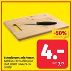 Schneidebrett mit Messer von  im aktuellen Segmüller Prospekt für 4,00 €