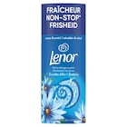 Parfum de linge en perles - LENOR en promo chez Carrefour Livry-Gargan à 3,24 €