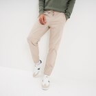 Pantalon jogpant gris clair homme - La Halle Pantalon jogpant gris clair homme à 22,99 € dans le catalogue La Halle