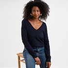 Pull col en V manches longues bleu marine femme dans le catalogue La Halle