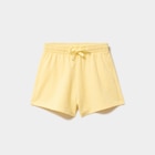 Promo Short molletonné taille élastiquée jaune clair fille à 4,99 € dans le catalogue La Halle à Saint-Clément-de-Rivière