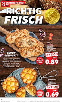 Pizza im Kaufland Prospekt "Hier bin ich richtig" mit 61 Seiten (Frankfurt (Main))