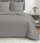 Promo Parure housse de couette + 2 taies velours à 19,99 € dans le catalogue Stokomani à Les Mesneux